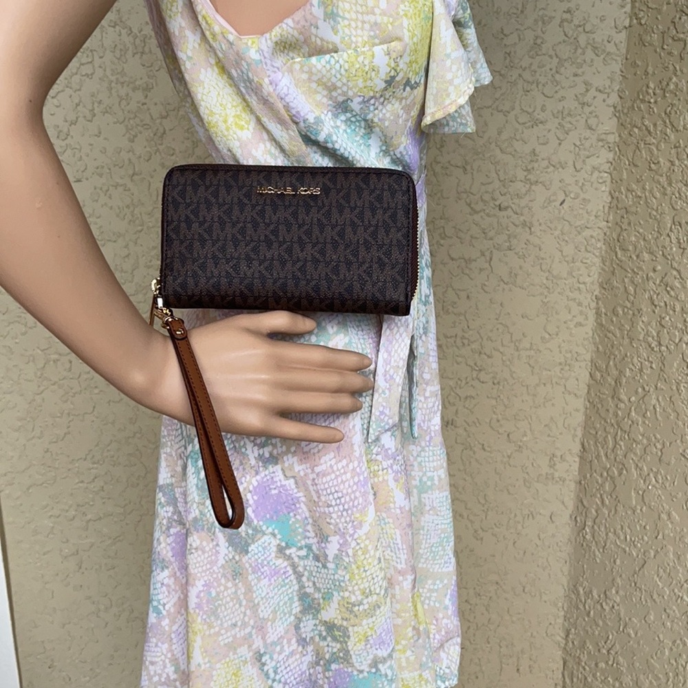 Michael Kors Jet Set Travel LG Flat MF Phone Case - Picture 3 of 16